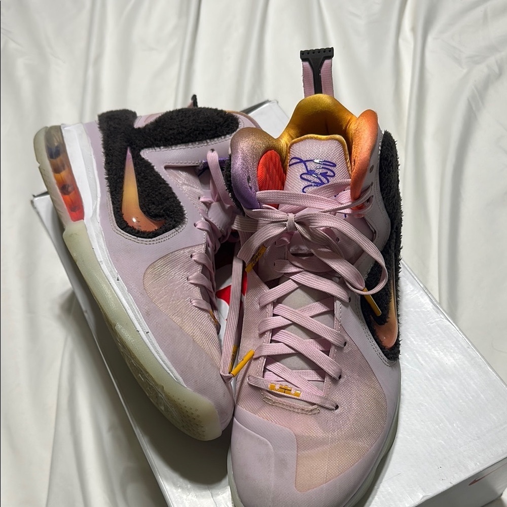 Nike LeBron IX Regal Pink Sneakers